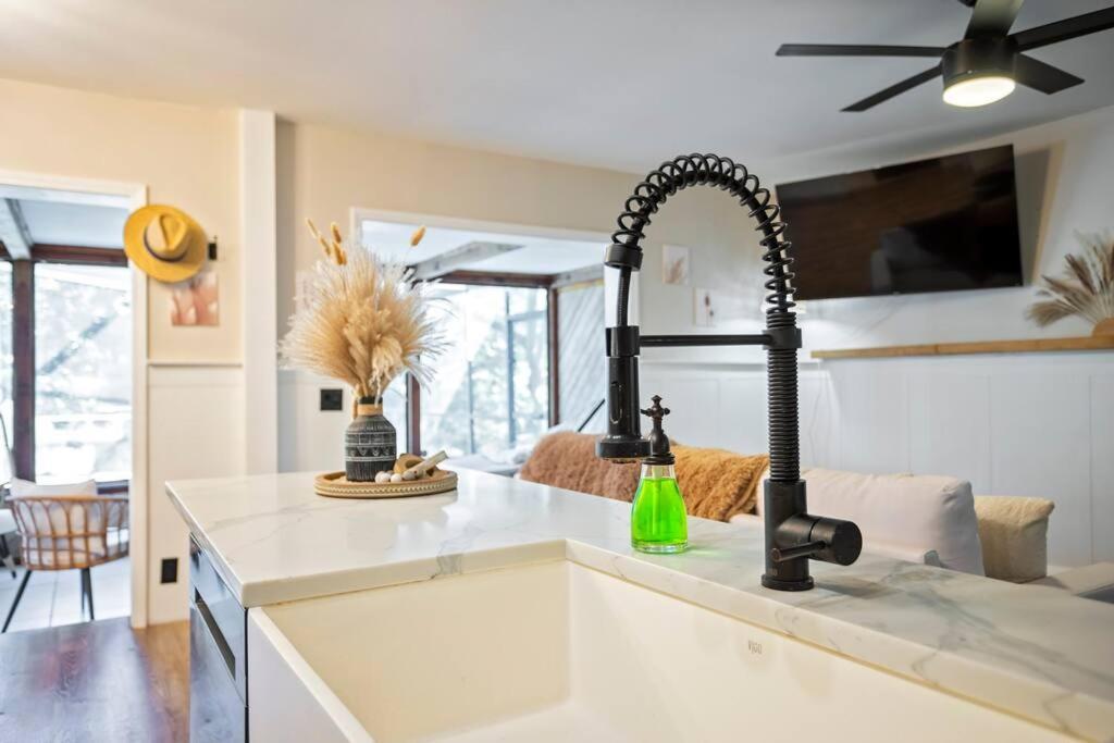 Cozy Lakefront Home W/ Pool -7 Mins From Legoland Winter Haven Eksteriør billede